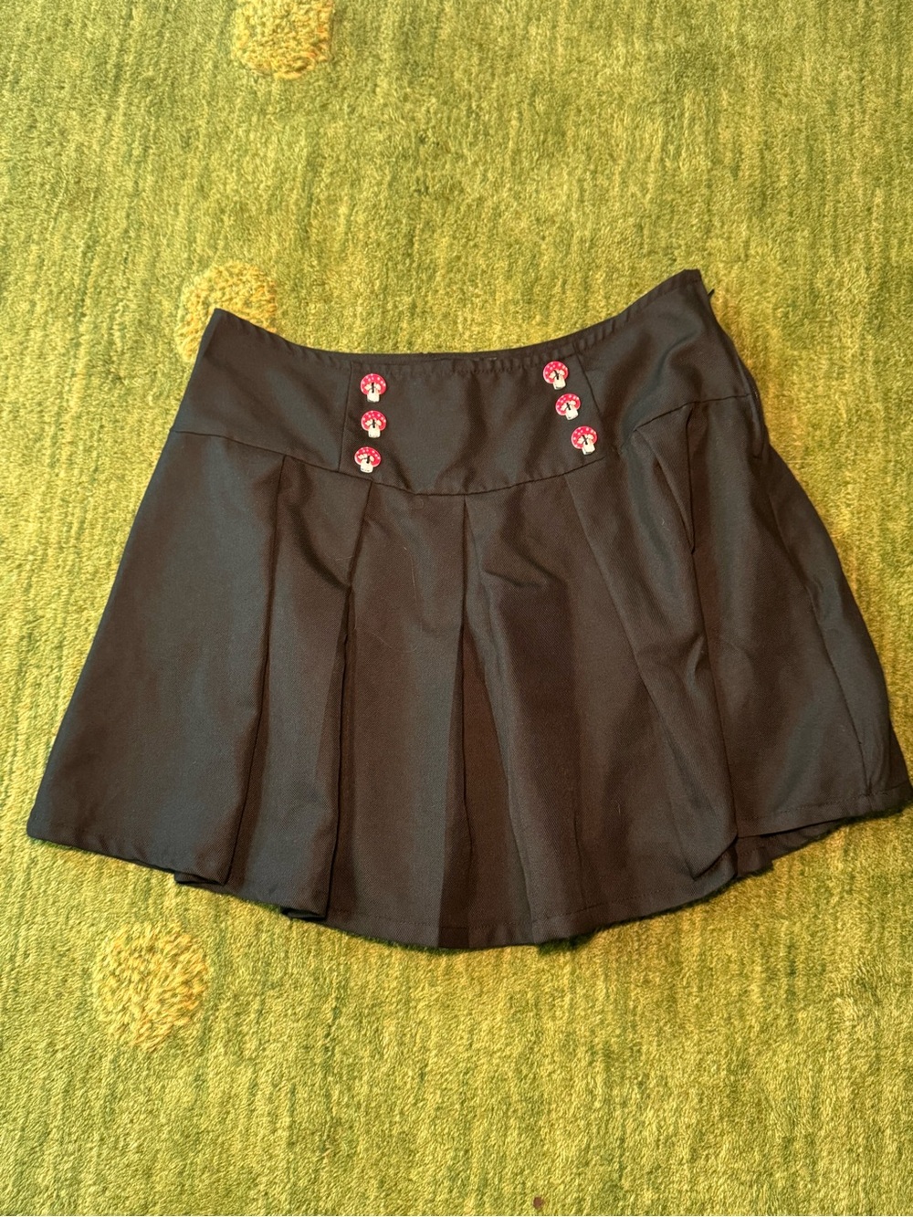VTG Hot Topic Pleated Mini Skirt L Mushroom Mall Goth Y2K Punk Emo Black Cyber